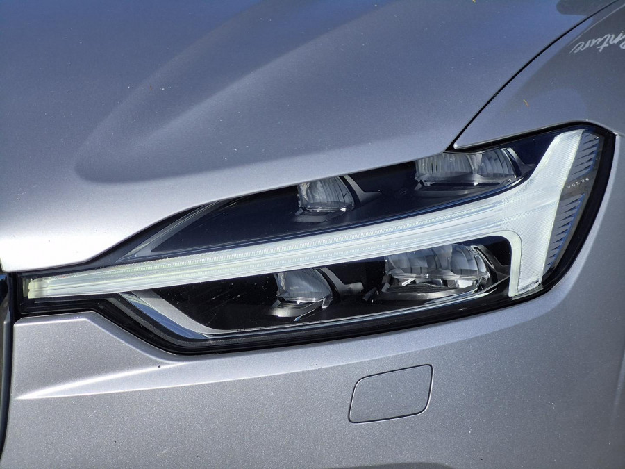 2020 MY21 Volvo XC60 UZ D4 Momentum SUV Image 27