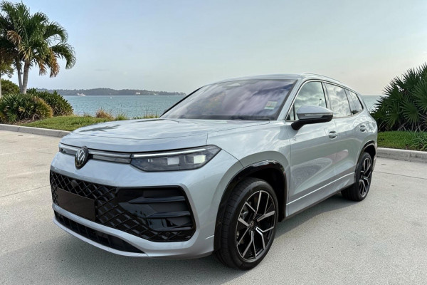 2025 MY26 Volkswagen Tayron R4 195TSI R-Line SUV Image 4