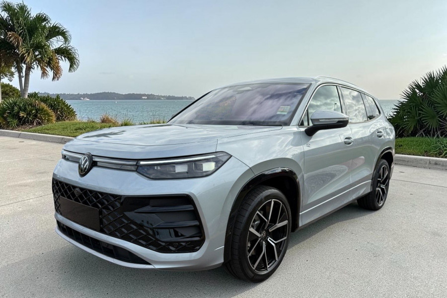 2025 MY26 Volkswagen Tayron R4 195TSI R-Line SUV Image 4