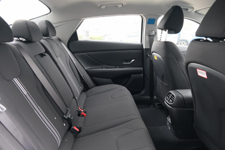 2025 Hyundai i30 CN7.V2  Sedan Image 9