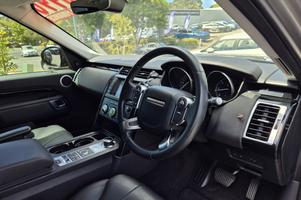 2017 Land Rover Discovery Series 5 SE SUV Image 17