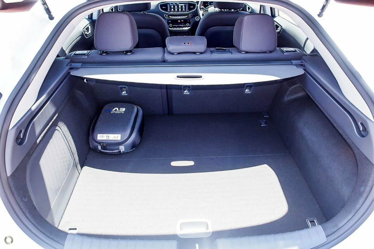 2019 Hyundai IONIQ AE.2 Electric Elite Hatch Image 9