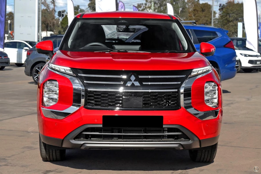 2025 Mitsubishi Outlander ZM ES SUV Image 2