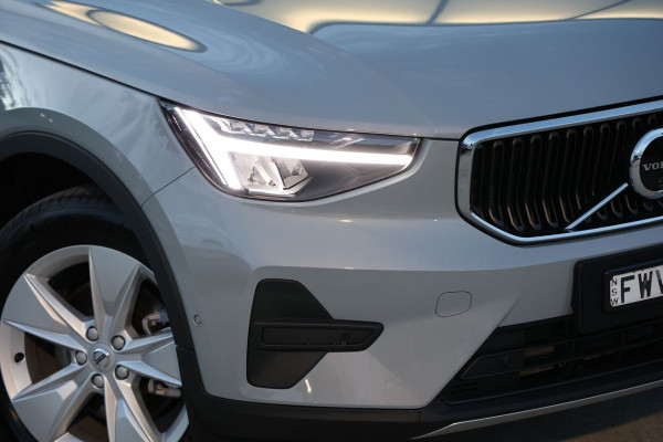 2026 Volvo XC40 XZ Plus B4 SUV Image 2
