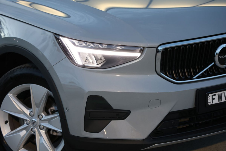 2026 Volvo XC40 XZ Plus B4 SUV Image 2