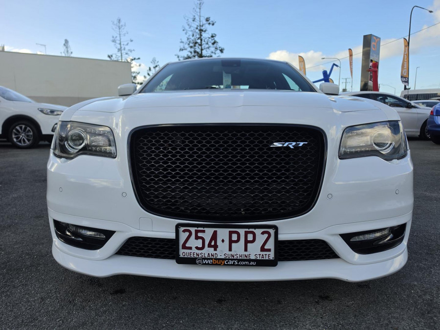 2017 Chrysler 300 LX SRT Sedan Image 4