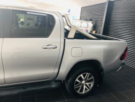 2015 Toyota HiLux GUN126R SR5 Utility Image 5