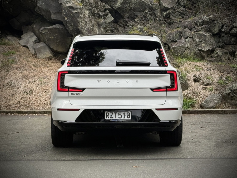 2026 Volvo EX90 No Series Ultra Twin Motor Performance SUV Image 3