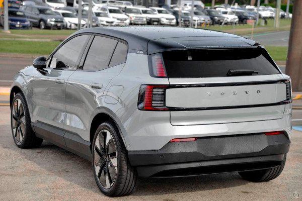 2024 Volvo EX30  Twin Motor Performance Ultra SUV Image 3