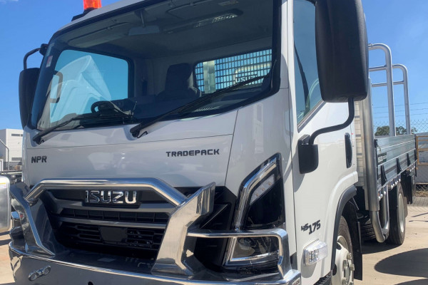 2025 Isuzu  NPR 45/65-175 MT D28 TRADE TRADEPACK Tray Image 2