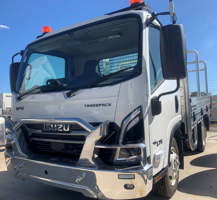 2025 Isuzu  NPR 45/65-175 MT D28 TRADE TRADEPACK Tray Image 2