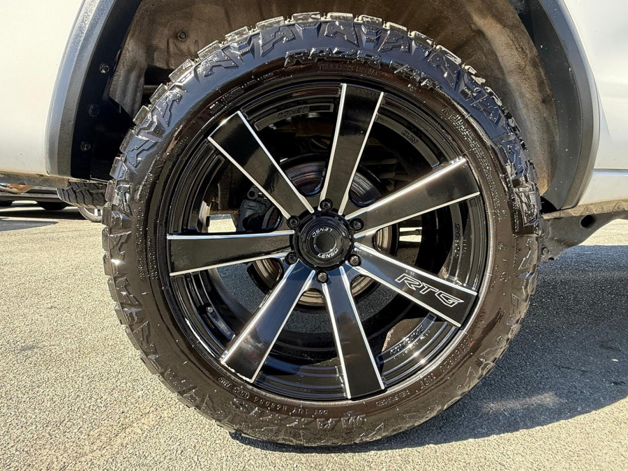 2016 Toyota Fortuner GUN156R Crusade SUV Image 22