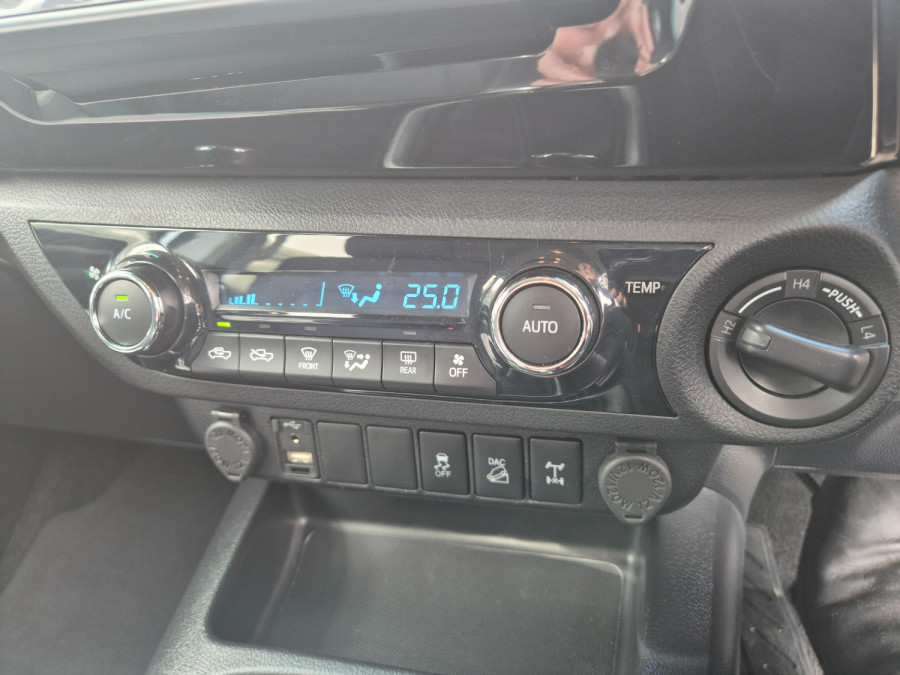 2018 Toyota HiLux  SR5 Double Cab Pick Up Image 24