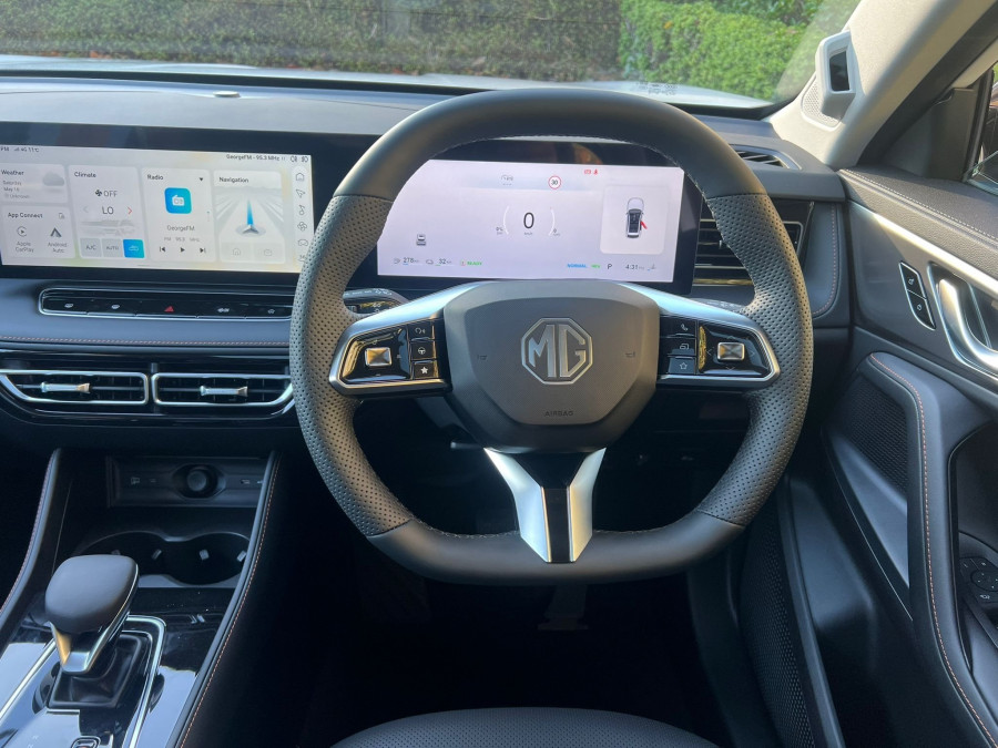 2026 MG HS Plug-in Hybrid Essence SUV Image 9