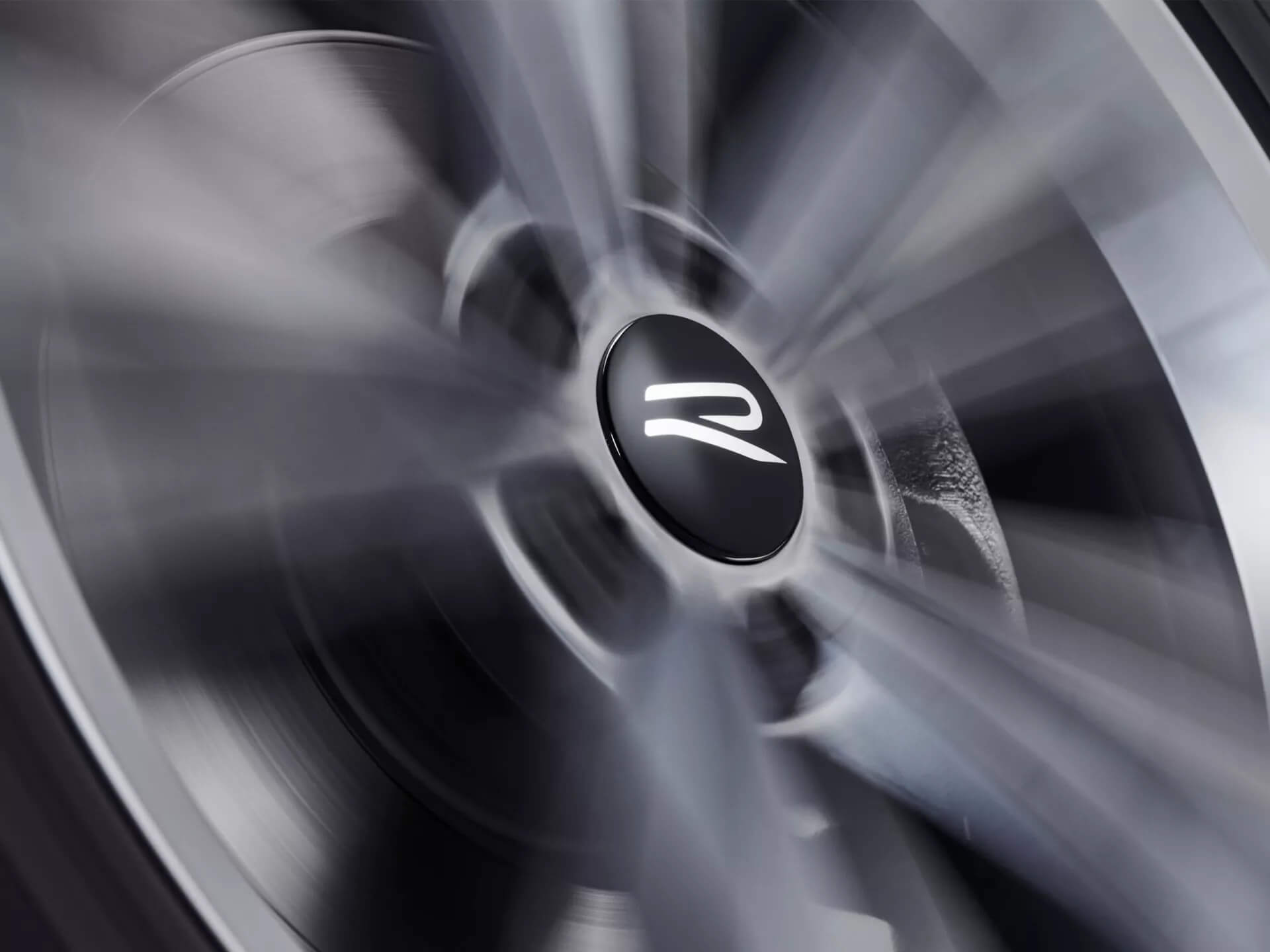 Dynamic hub caps