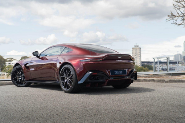 2022 Aston Martin Vantage  Coupe Image 2