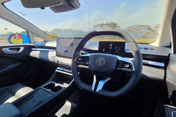 2026 MG MG4 EV Urban AH4E Essence 43 Hatch Image 3