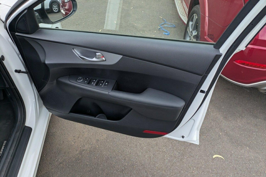 2021 MY22 Kia Cerato BD Sport Hatch Image 12