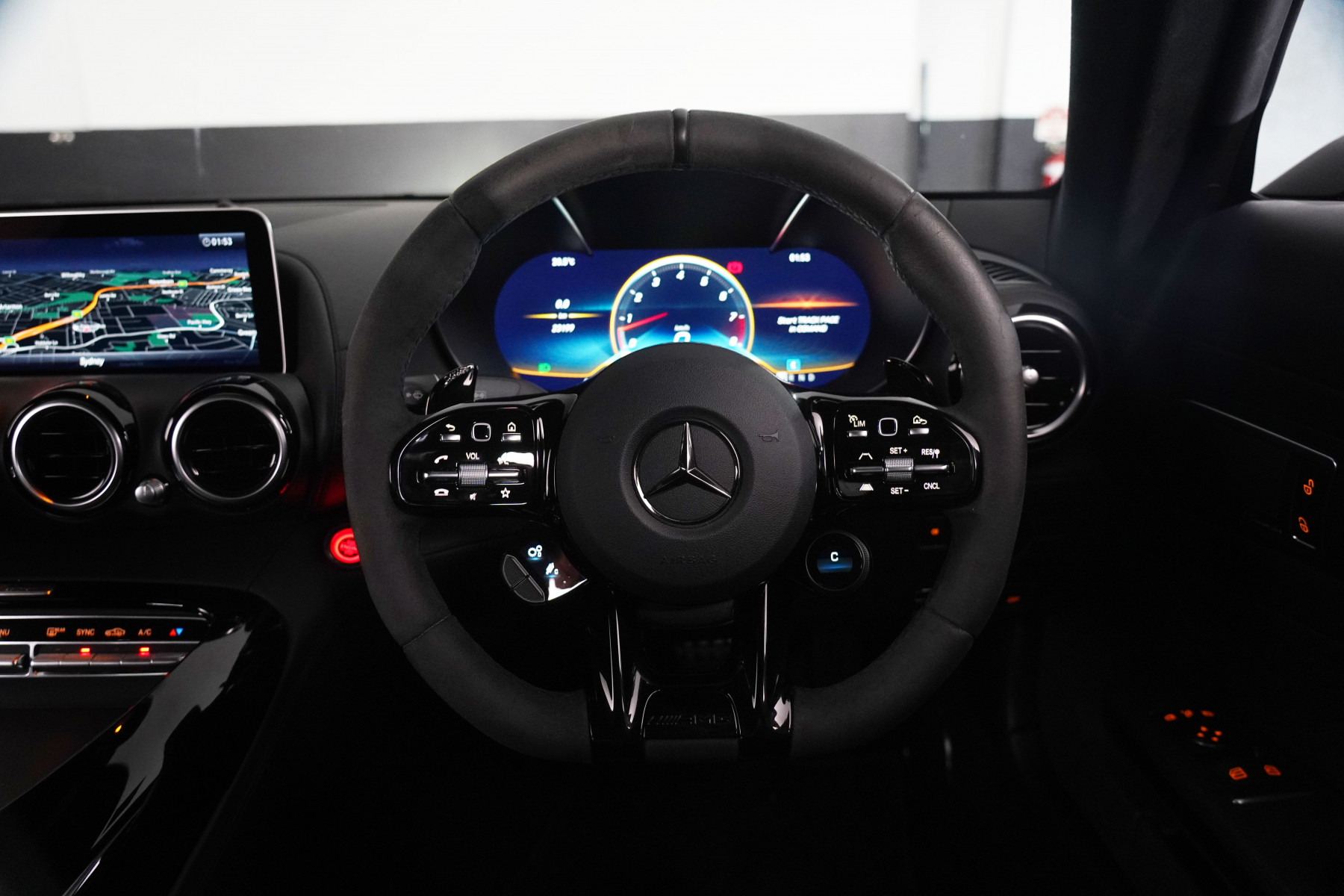 2021 Mercedes-Benz AMG GT Night Edition Coupe Image 17