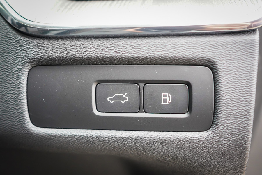 2025 Volvo XC60 UZ Ultra T8 Plug-In Hybrid SUV Image 20