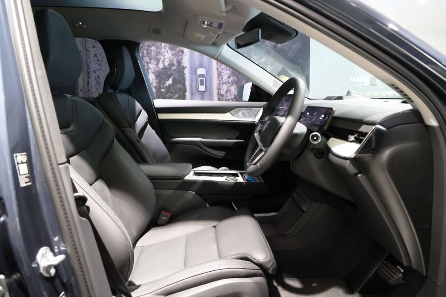 2026 Volvo EX90  Ultra Twin Motor Performance SUV Image 6