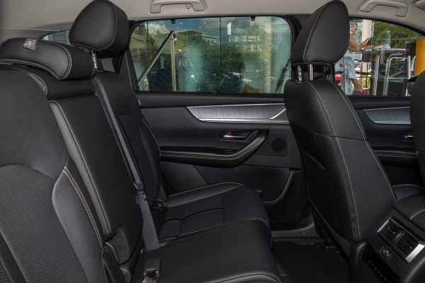2025 Mazda CX-80 KL D50e Touring SUV Image 9
