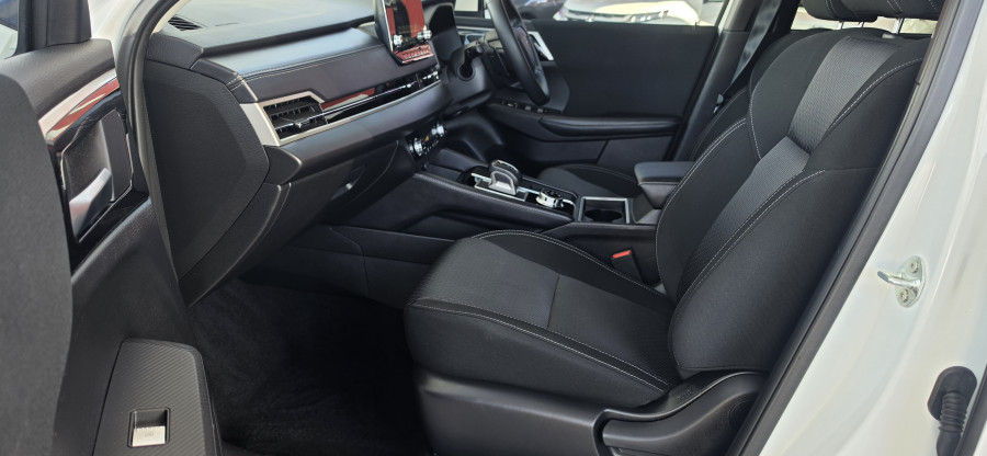 2024 Mitsubishi Outlander ZM LS SUV Image 9