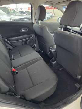 2015 Honda HR-V  VTi SUV image 14