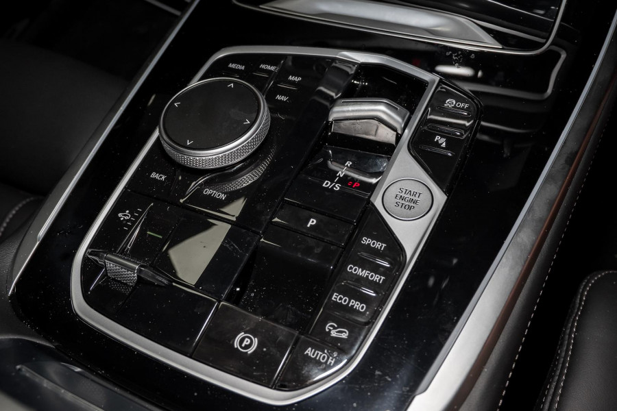 2025 BMW X7 G07 LCI M60i SUV