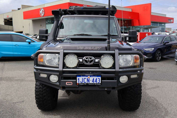 2017 Toyota LandCruiser VDJ76R GXL Dual Cab Chassis Image 4