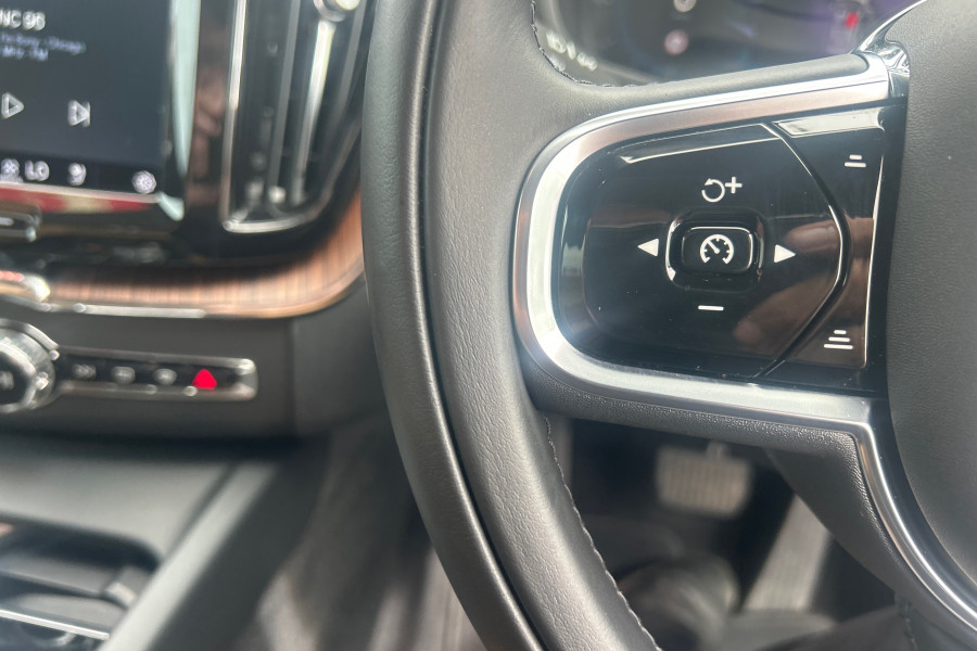 2021 MY22 Volvo XC60 UZ B5 Inscription SUV Image 39