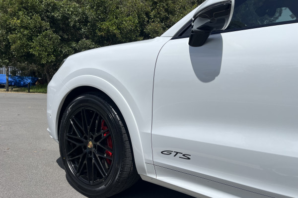 2024 Porsche Cayenne 9YA II GTS SUV Image 12
