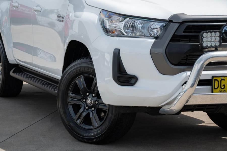 2023 Toyota HiLux GUN126R SR Cab Chassis Image 6