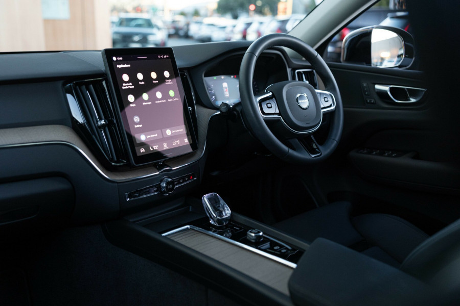 2025 MY26 Volvo XC60 UZ Plus B5 Bright SUV Image 3