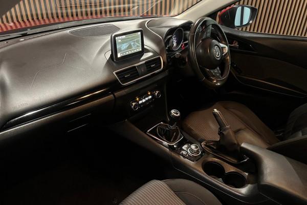 2015 Mazda 3 BM5438 SP25 Hatch Image 20