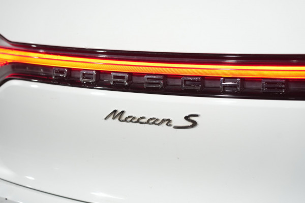 2019 Porsche Macan S SUV image 9