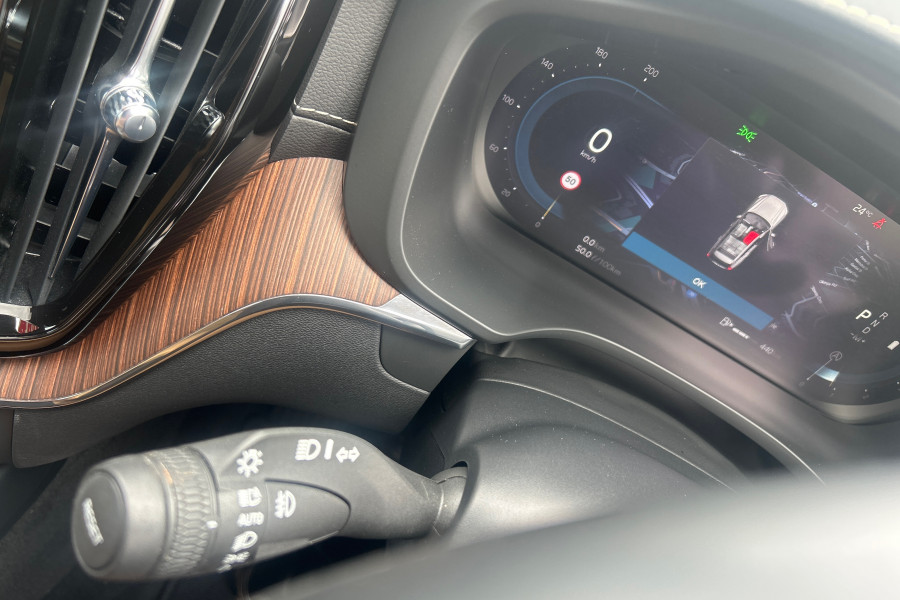 2021 MY22 Volvo XC60 UZ B5 Inscription SUV Image 36