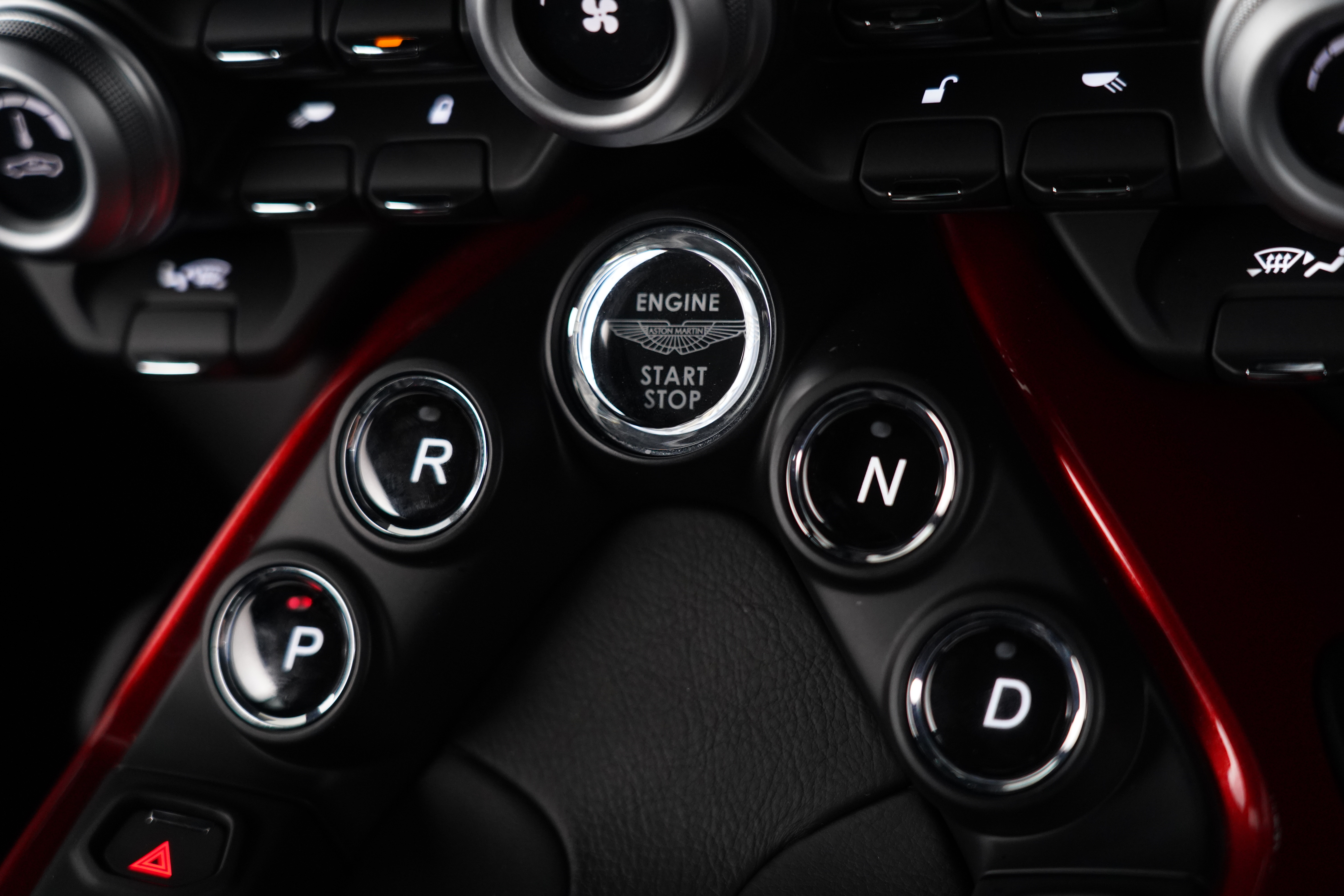 2022 Aston Martin Vantage  Coupe Image 35