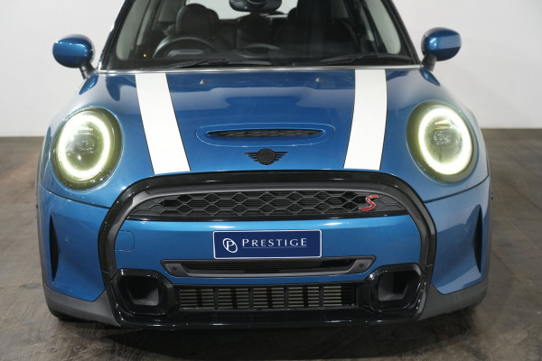 2023 MINI Cooper S Classic Hatch Image 3