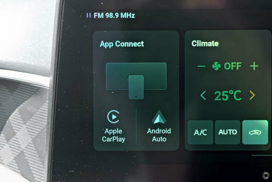 2024 MY24.5 MG MG3 ZP22 Essence Hybrid+ Hatch Image 11
