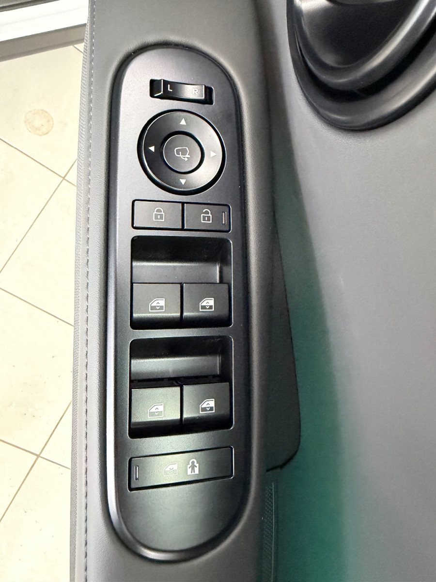 2026 Hyundai Palisade Calligraphy Black Ink SUV Image 26