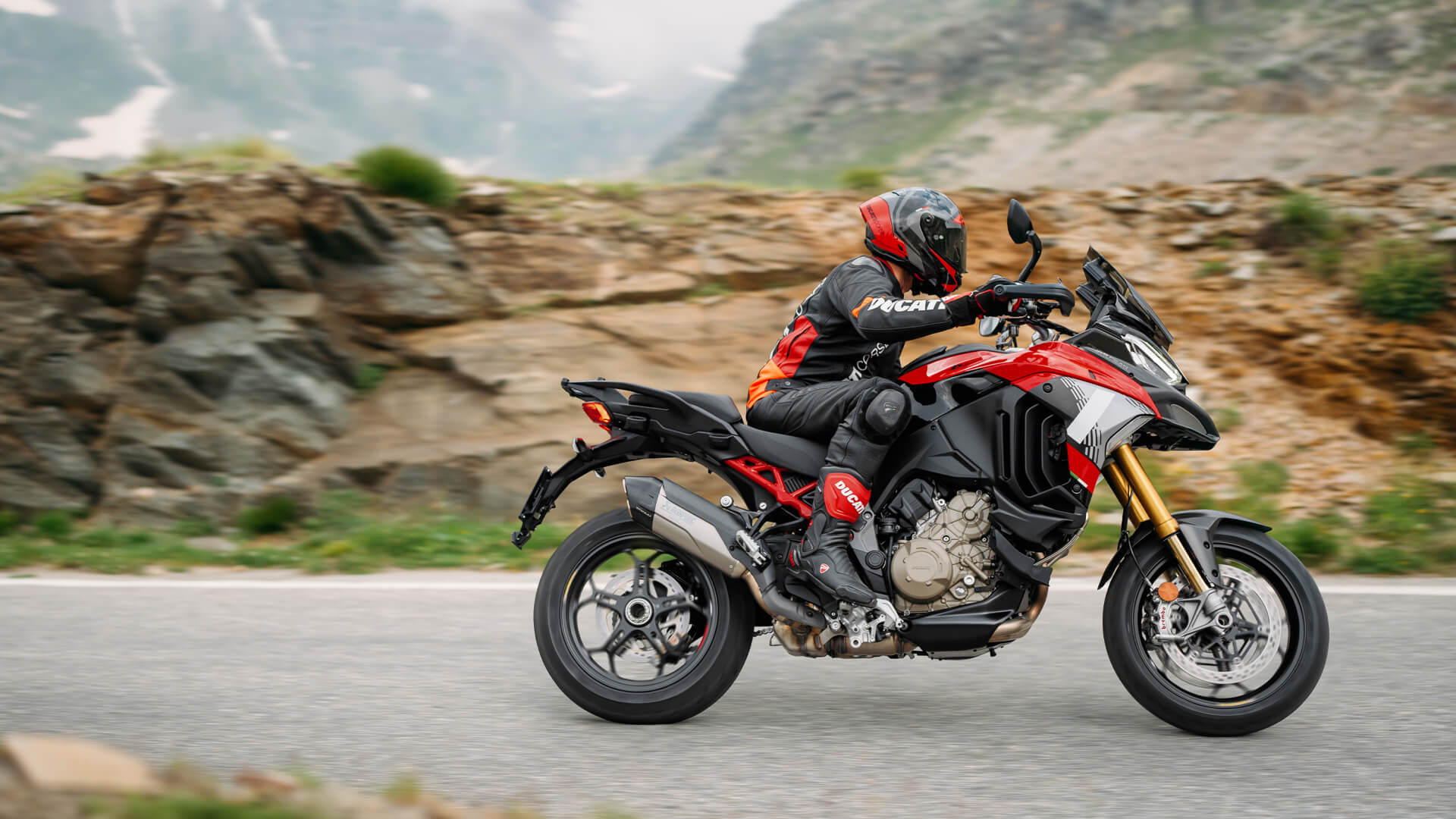 New Ducati V4 Pikes Peak Image