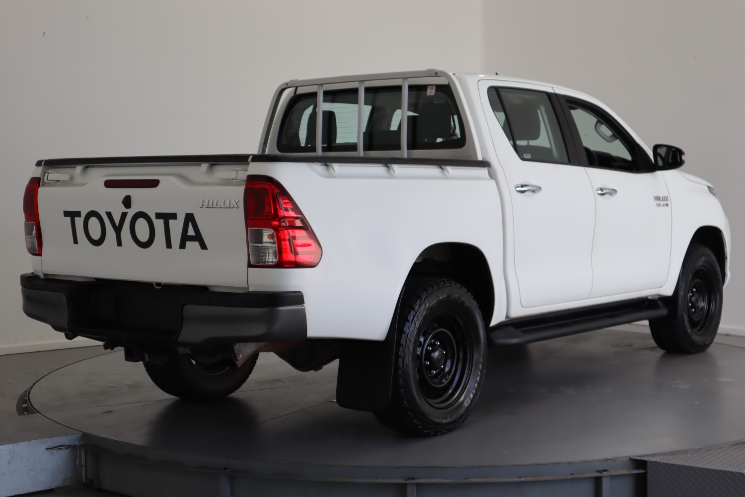 Used 2017 Toyota HiLux 4x4 SR 2.8L T Double1Y 001 UA04435 Wilsons