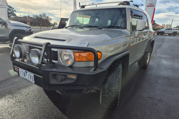 2012 MY13 Toyota FJ Cruiser GSJ15R  SUV Image 6