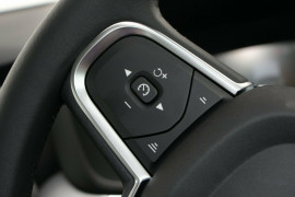 2018 MY19 Volvo XC60 UZ T5 Momentum Suv