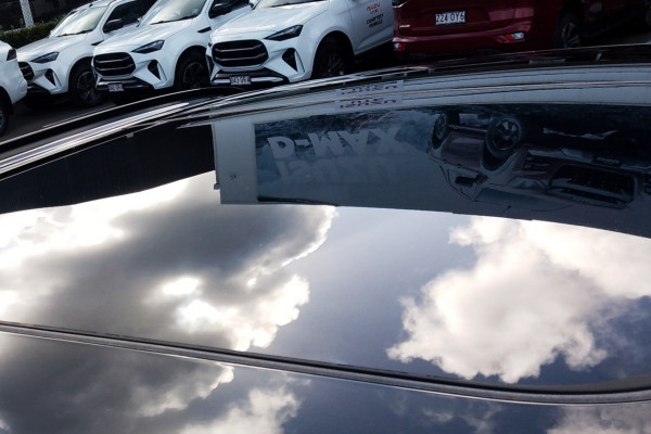 2021 MY22 Volvo XC60 UZ B6 R-Design SUV Image 23