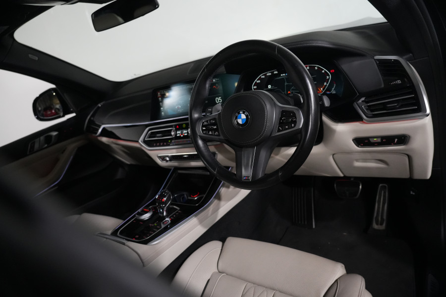 2022 BMW X5 M50i SUV