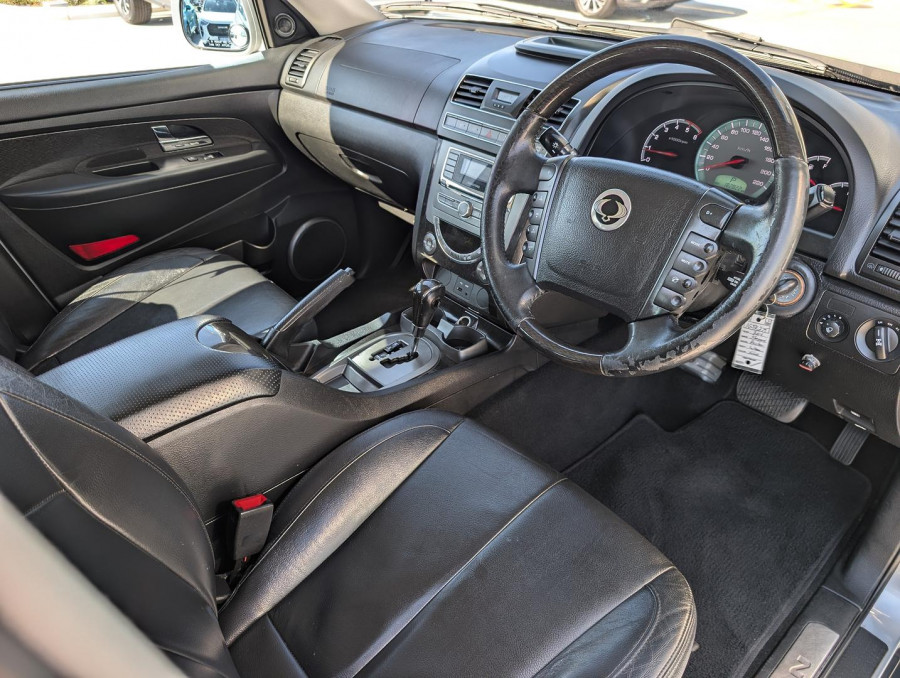 2014 SsangYong Rexton Y285 II SX SUV Image 10