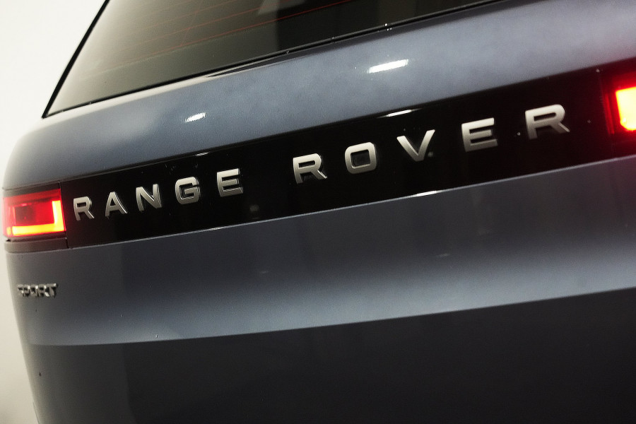 2024 Land Rover Range Rover Sport L461 D250 SE SUV Image 9
