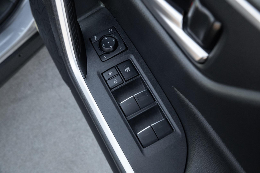 2025 Toyota RAV4 AXAH52R GXL SUV Image 18